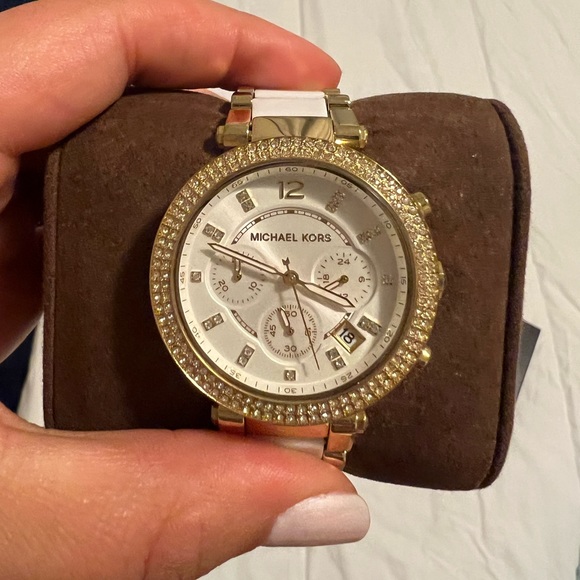 Discontinue Micheal Kors watch - Picture 4 of 6